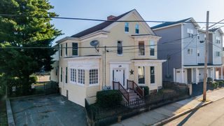 146 Franklin St, Fall River, MA 02720