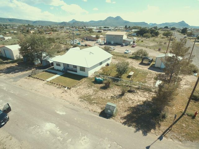 1013 Peachtree Circle, Alpine, TX 79830