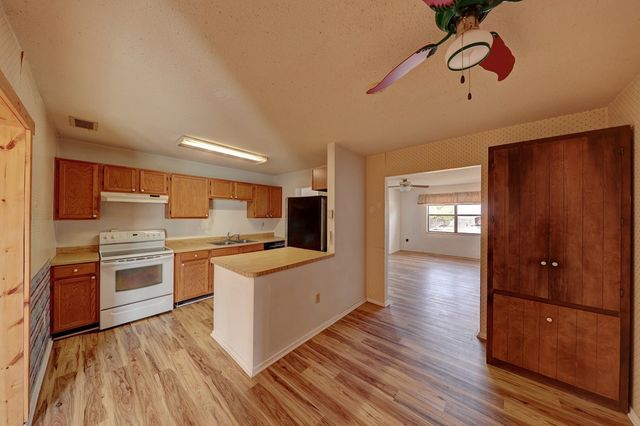 1013 Peachtree Circle, Alpine, TX 79830