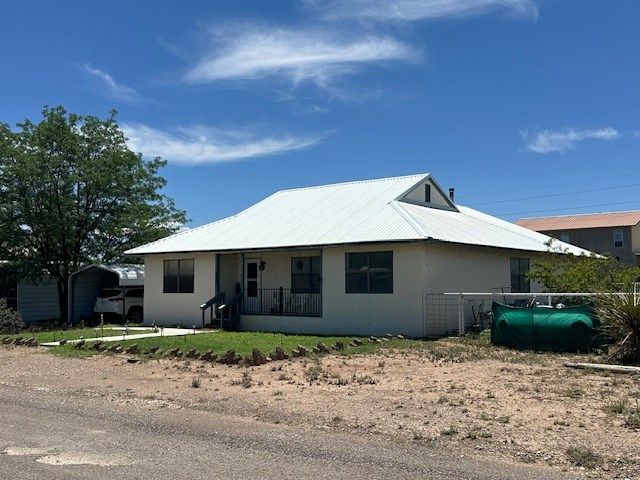 1013 Peachtree Circle, Alpine, TX 79830