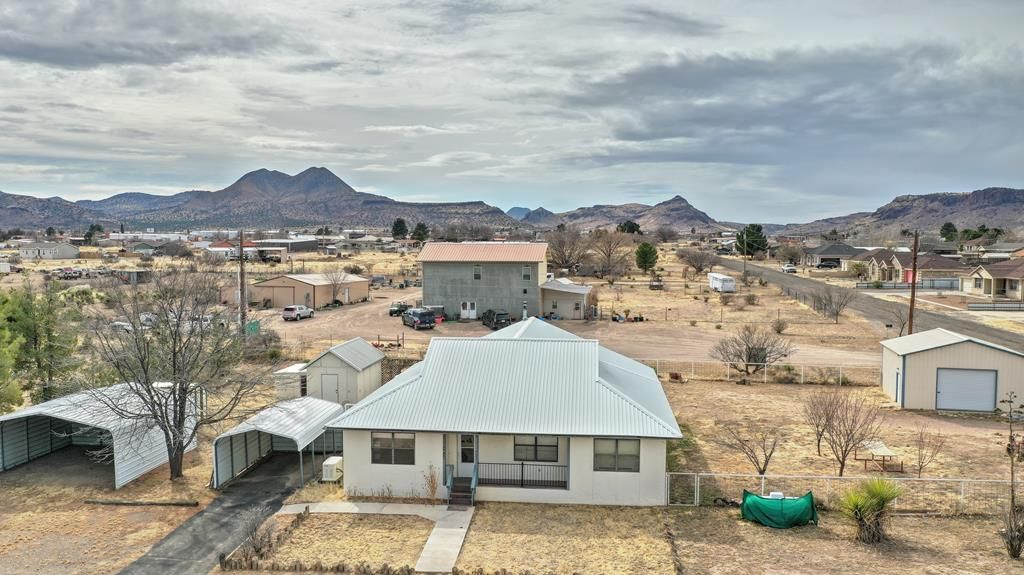 1013 Peachtree Circle, Alpine, TX 79830