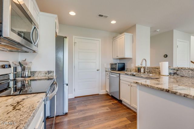 1329 Lemongrass Drive, Jonesborough, TN 37659