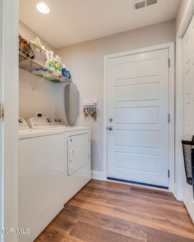 1329 Lemongrass Drive, Jonesborough, TN 37659