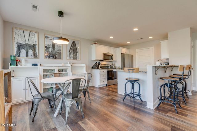 1329 Lemongrass Drive, Jonesborough, TN 37659