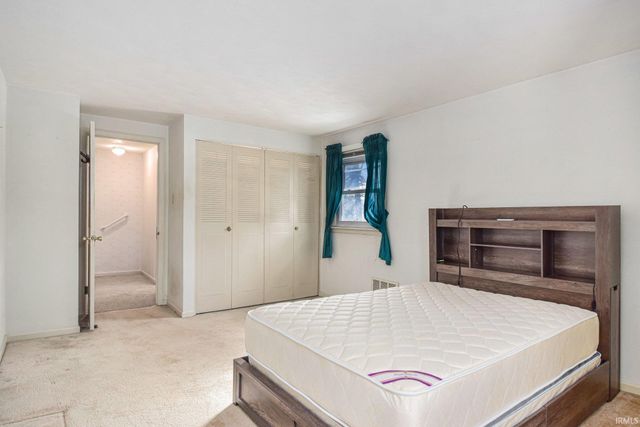 19666 Oakdale Avenue, South Bend, IN 46637