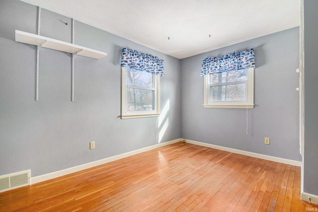 19666 Oakdale Avenue, South Bend, IN 46637