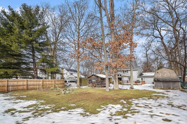 19666 Oakdale Avenue, South Bend, IN 46637