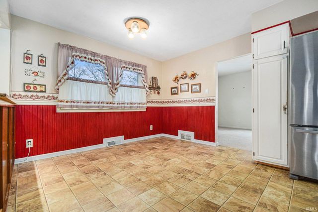 19666 Oakdale Avenue, South Bend, IN 46637