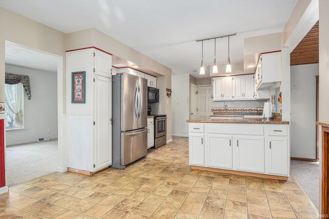 19666 Oakdale Avenue, South Bend, IN 46637