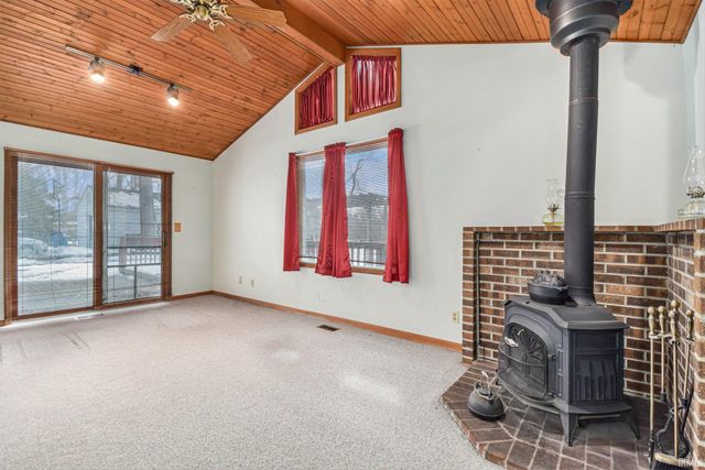 19666 Oakdale Avenue, South Bend, IN 46637