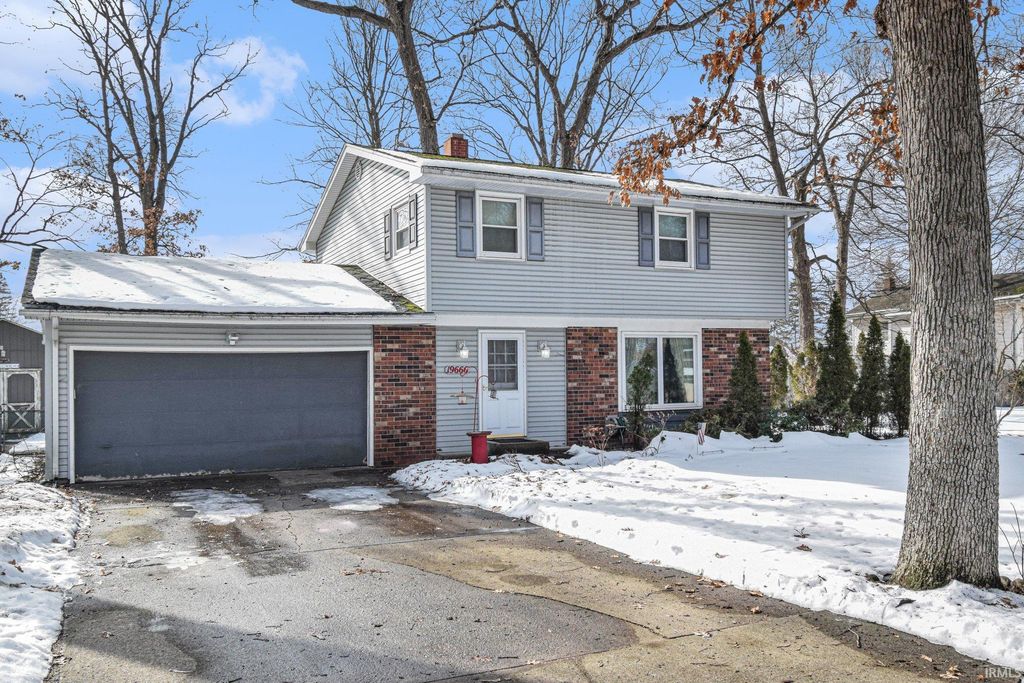 19666 Oakdale Avenue, South Bend, IN 46637