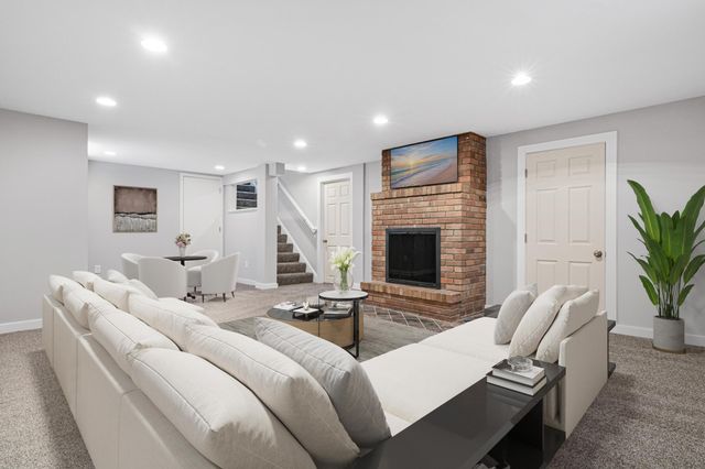 3439 Lee Avenue N, Crystal, MN 55422