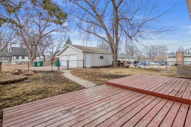 3439 Lee Avenue N, Crystal, MN 55422