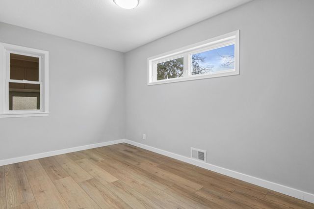 3439 Lee Avenue N, Crystal, MN 55422