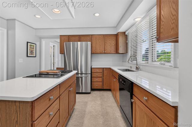 1236 Chaffer Drive, Rochester Hills, MI 48306