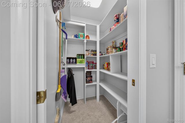 1236 Chaffer Drive, Rochester Hills, MI 48306