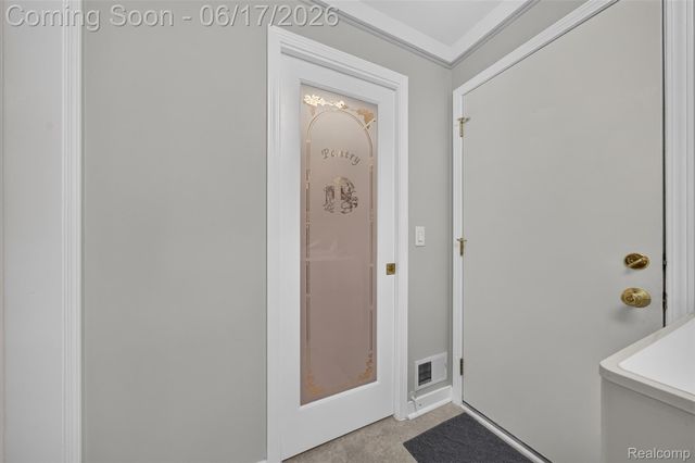 1236 Chaffer Drive, Rochester Hills, MI 48306