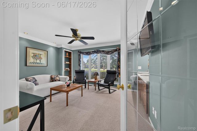 1236 Chaffer Drive, Rochester Hills, MI 48306