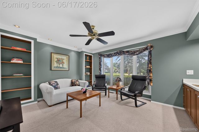 1236 Chaffer Drive, Rochester Hills, MI 48306