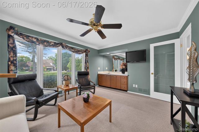 1236 Chaffer Drive, Rochester Hills, MI 48306