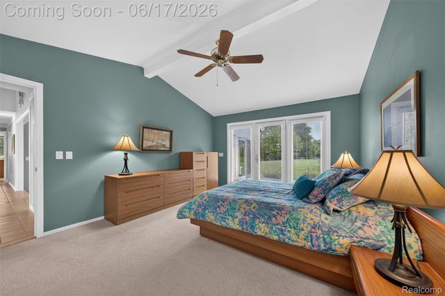 1236 Chaffer Drive, Rochester Hills, MI 48306