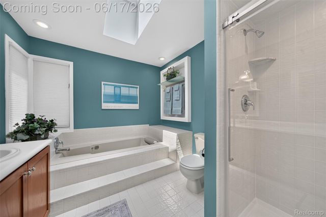 1236 Chaffer Drive, Rochester Hills, MI 48306