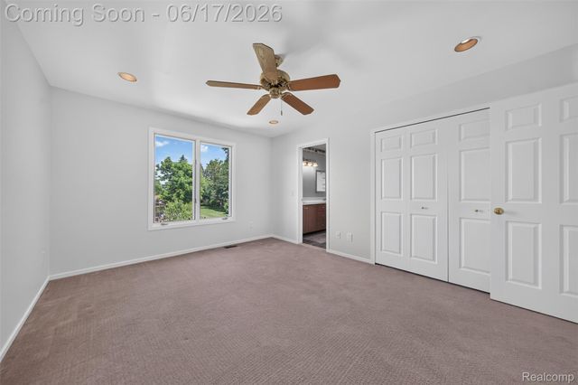 1236 Chaffer Drive, Rochester Hills, MI 48306