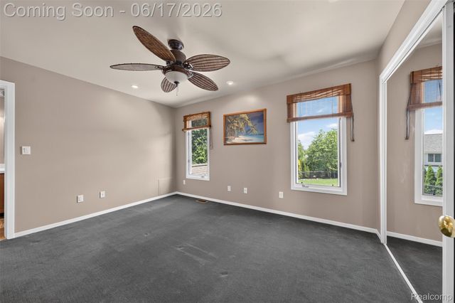 1236 Chaffer Drive, Rochester Hills, MI 48306