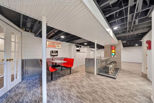 1236 Chaffer Drive, Rochester Hills, MI 48306