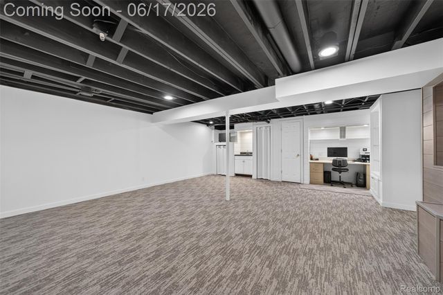 1236 Chaffer Drive, Rochester Hills, MI 48306