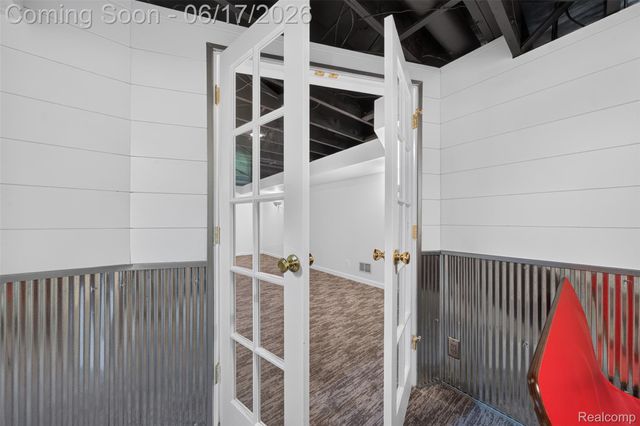 1236 Chaffer Drive, Rochester Hills, MI 48306