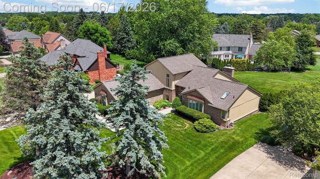 1236 Chaffer Drive, Rochester Hills, MI 48306