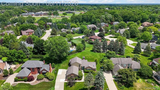 1236 Chaffer Drive, Rochester Hills, MI 48306