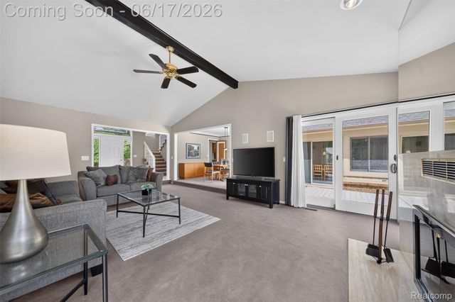 1236 Chaffer Drive, Rochester Hills, MI 48306