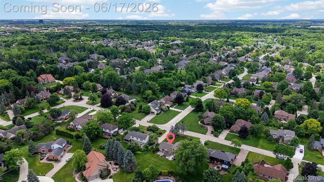1236 Chaffer Drive, Rochester Hills, MI 48306
