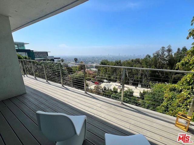 8376 Hollywood Boulevard, Los Angeles, CA 90069