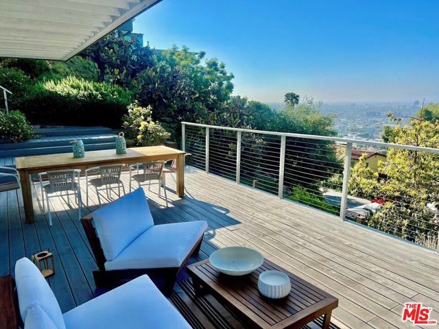 8376 Hollywood Boulevard, Los Angeles, CA 90069
