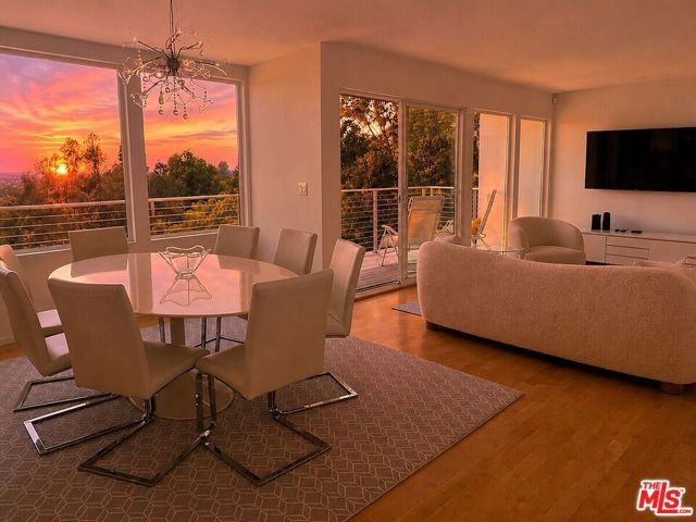 8376 Hollywood Boulevard, Los Angeles, CA 90069