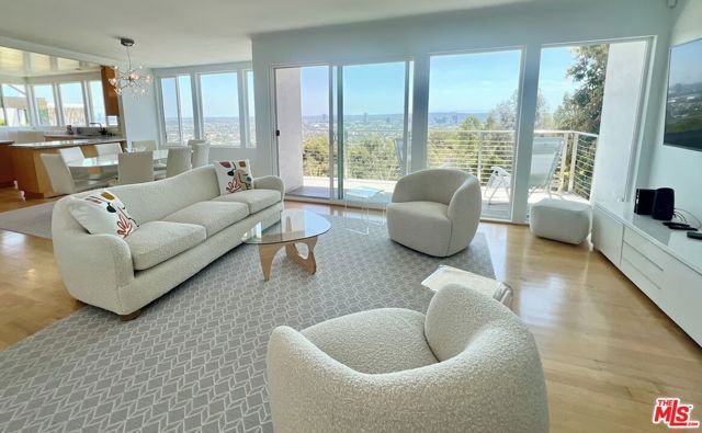 8376 Hollywood Boulevard, Los Angeles, CA 90069