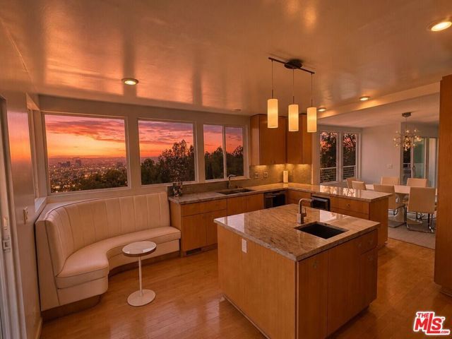 8376 Hollywood Boulevard, Los Angeles, CA 90069
