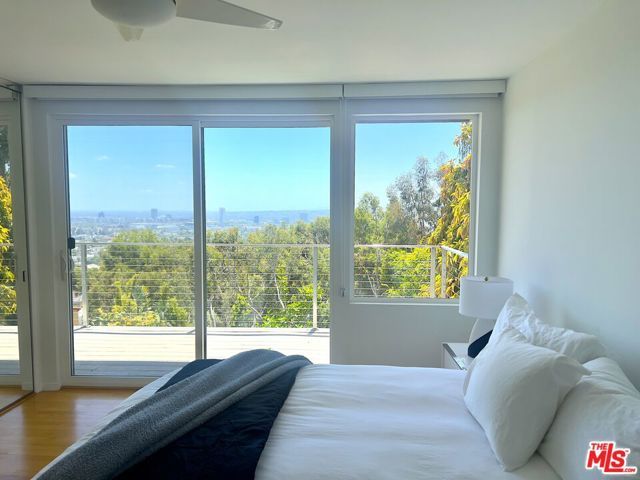 8376 Hollywood Boulevard, Los Angeles, CA 90069