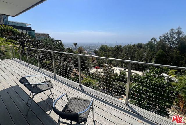 8376 Hollywood Boulevard, Los Angeles, CA 90069