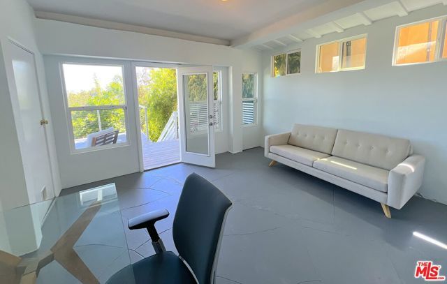 8376 Hollywood Boulevard, Los Angeles, CA 90069