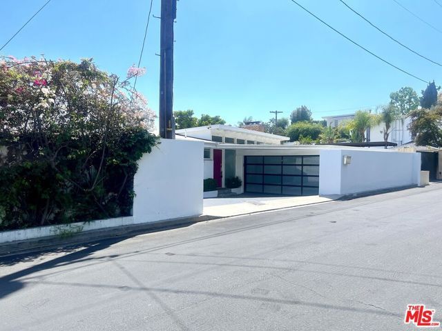 8376 Hollywood Boulevard, Los Angeles, CA 90069