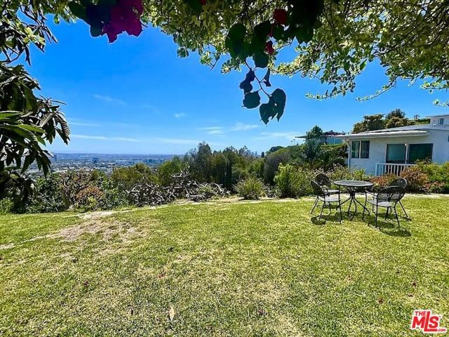 8376 Hollywood Boulevard, Los Angeles, CA 90069