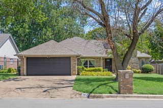 3817 Devonaire Drive, Fort Worth, TX 76008
