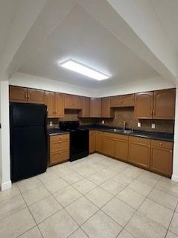 5956 Bahama Ct, West Palm Beach, FL 33407