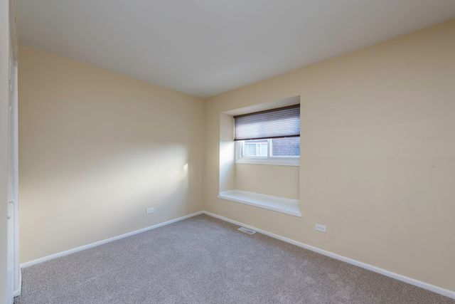 2634 Woodview Court, Waukegan, IL 60087