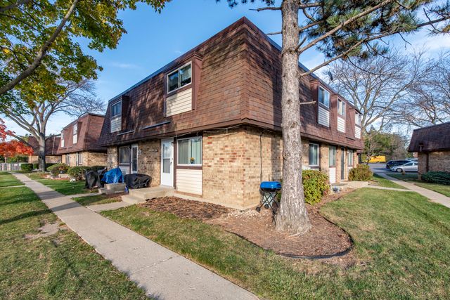 2634 Woodview Court, Waukegan, IL 60087