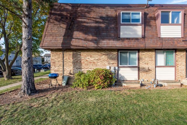 2634 Woodview Court, Waukegan, IL 60087